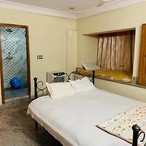 Pushpanand Guest house