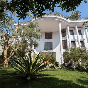 https://mulberry-garden.hotels-varanasi.com
